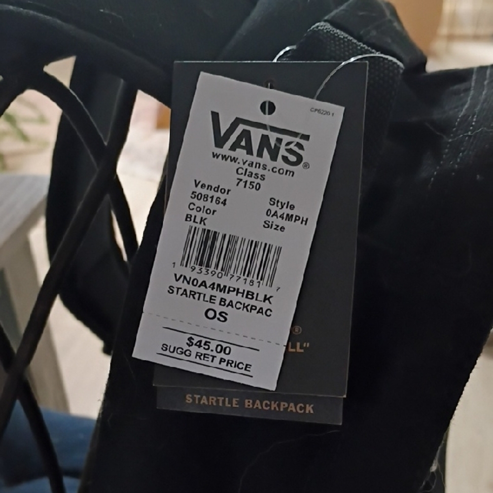 Vans Classic Black Backpack for Men - Picture 2 of 7
